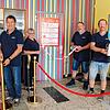 Zwischen Absperrband und Desinfektionsmittel: Günther Brandenburg (von links), Heidi und Dieter Kemmer sowie Uwe Kemmer vom Verein ...