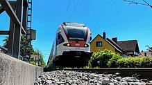 Ein guter Zug: Der Seehas fährt in Allensbach Richtung Radolfzell. Bald soll das Angebot an Fahrten größer werden. Denn das ...
