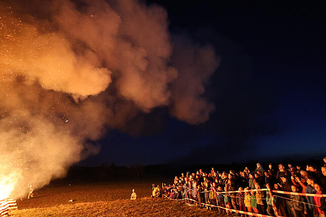 Bild 20: Litzelstetten 2025: Diese Funkenfeuer-Bilder fangen die Tradition perfekt ein!