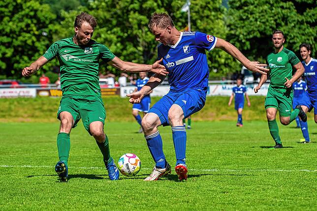 Bild 10: FC Weizen rettet sich durch das 2:1 beim SV Rheintal vor dem Direktabstieg &ndash; und wir haben Bilder!