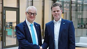 Eigner und langjähriger Firmen-Chef Harald Marquardt (links) und sein designierter Nachfolger an der Firmenspitze Björn Twiehaus. Wer ...