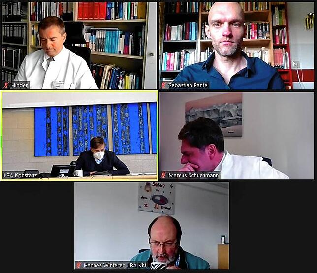 Pressekonferenz des Landratsamtes am 27. Oktober über das Video-Tool Zoom. Von links oben nach rechts unten: Frank Hinder, Ärztlicher ...