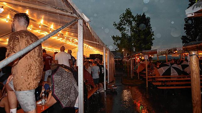 Bild 36: Das Wein- und Fischerfest 2022 ist gestartet. Hier sind die Bilder des ersten Abends