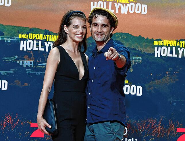Yvonne Catterfeld und Freund Oliver Wnuk 2019 gemeinsam auf dem roten Teppich bei der Premiere des Films „Once upon a time...in ...