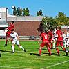 Die SG Reichenau/Waldsiedlung (rote Trikots) setzte sich am zweiten Spieltag mit 4:2 gegen den FC Kluftern durch.