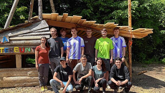 Engagiert (stehend von links): Klara Wolfer, Marius Jasper, Justin Eckert, Moritz Schaub, Theo Schaub, Yannick Jasper, Sebastian ...