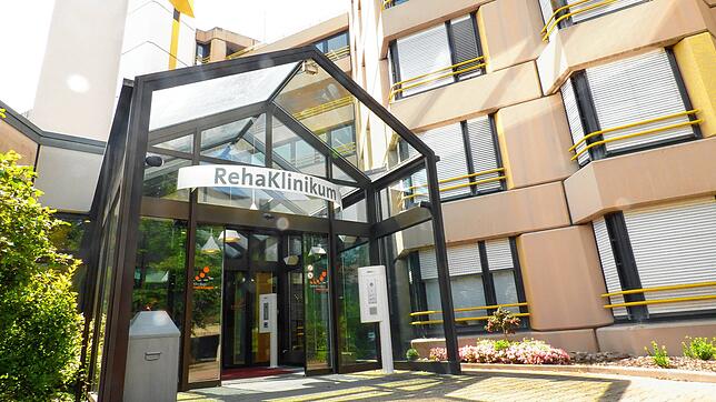Für die Rehaklinik Bad Säckingen, eine städtische GmbH, wird jetzt ein DH-Student gesucht für den Studiengang BWL-Gesundheitsmanagement.