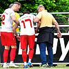 Bitterer Abgang: Keine Minute war Marco Lohr (Nr. 17) in der Partie beim VfB Waldshut auf dem Platz, als er sich – ohne gegnerische ...