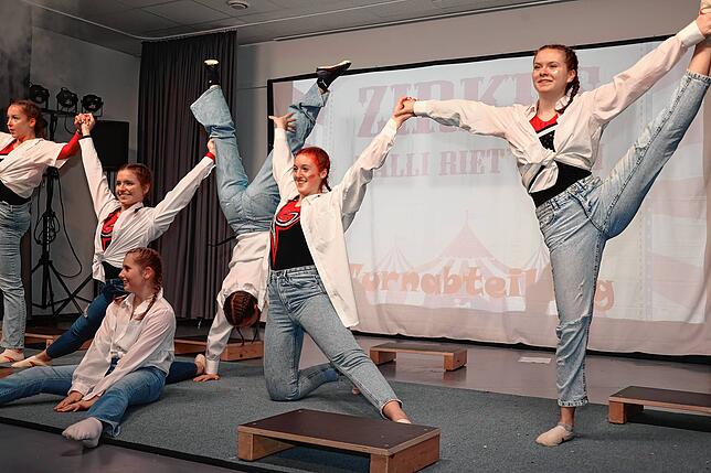 Bild 16: Zirkusfestival beim Sportlerball in Rietheim
