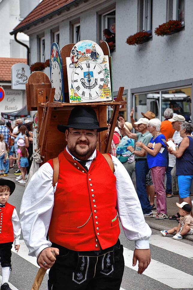 Dieser Uhrenträger der Trachtengruppe des Schwenninger Heimatverein zog ebenfalls die Blicke auf sich.