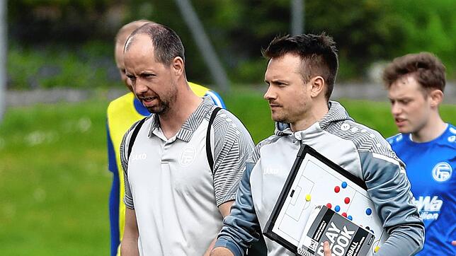 Das Trainerteam des FC Radofzell – Steffen Kautzmann (rechts) und Philip Weidmann.