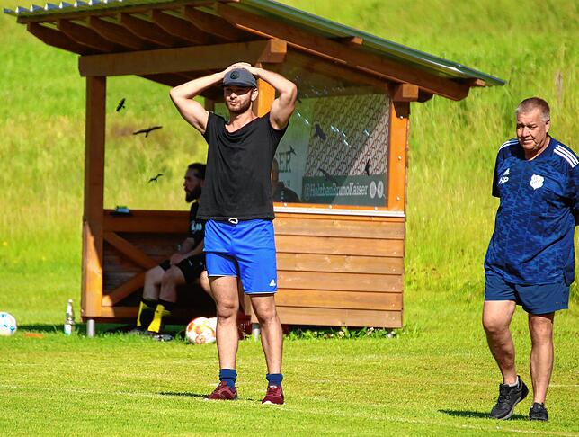 Bild 40: SV Karsau schießt sich mit 14:0 bei der Spvgg. Utzenfeld zum Titel &ndash; und wir haben Bilder!
