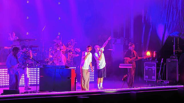 Bild 9: Alvaro Soler in Friedrichshafen: Konzert begeistert Besucher am Seeufer (Teil 2)