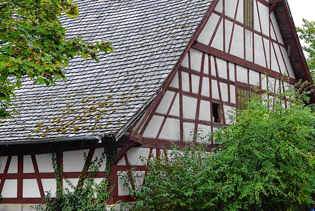 Die Scheuer ist mit ihrem auffälligen Fachwerk das markanteste Gebäude in der Spitalstraße.