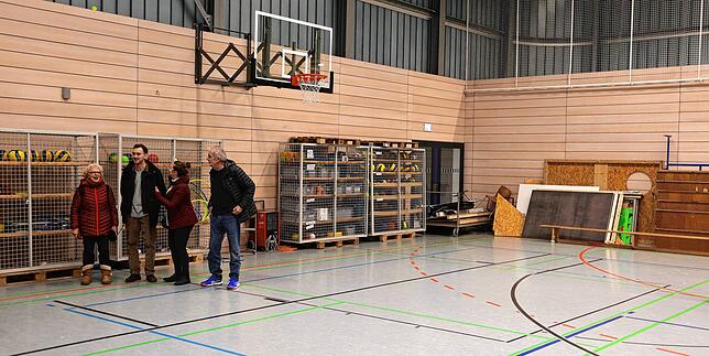 Wegen Wassereinbruchs muss der Boden im Vorraum der Paradieshalle erneuert werden. Dies führt dazu, dass Geräte in der Sporthalle ...