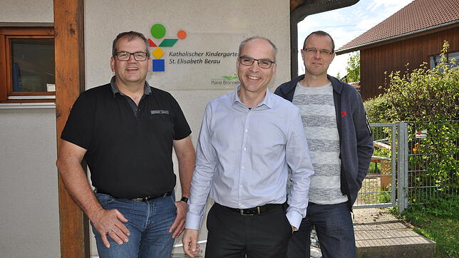 Bei der Besichtigung (v.l.): Gemeinderat Manfred Brutschin aus Berau und GemeinderatskandidatenThomas Alex und Andreas Schäfer aus ...