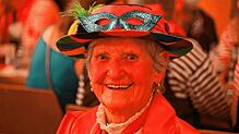 Als Unterkirnacher Urgestein lässt es sich Liselotte Günter nicht nehmen, auf die Unterkirnacher Fasnet zu gehen.