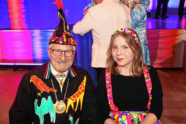 Bild 26: Bitte Platz nehmen! Kurz vor der Live-Übertragung der Konstanzer Fasnacht füllen sich die Reihen
