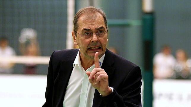 Stelian Moculescu, Trainer der Friedrichshafener Volleyballer, hat bekanntgegeben, dass er nach Saison-Ende in den Ruhestand geht.
