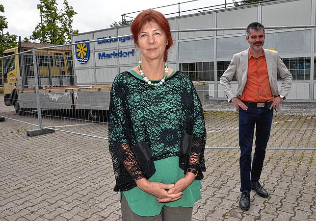 Sie haben außer mit den Infektionsschutz-Auflagen in der Corona-Krise auch noch mit den Misslichkeiten eines Schulumbaus zu kämpfen: ...