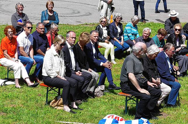 Zahlreiche Gäste waren der Einladung zur Gedenkfeier gefolgt.