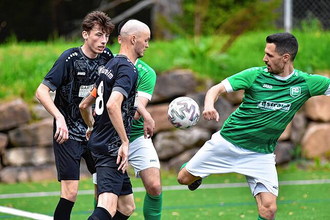 Bild 1: Der FC Tannheim schlägt den FC Bräunlingen mit 3:1 – wir haben die Fotos!