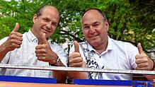 Helmut Augsten, stellvertretender Vorsitzender des Trottoirfestvereins und Vorsitzender Thomas Schmiederer (von links) haben alles ...
