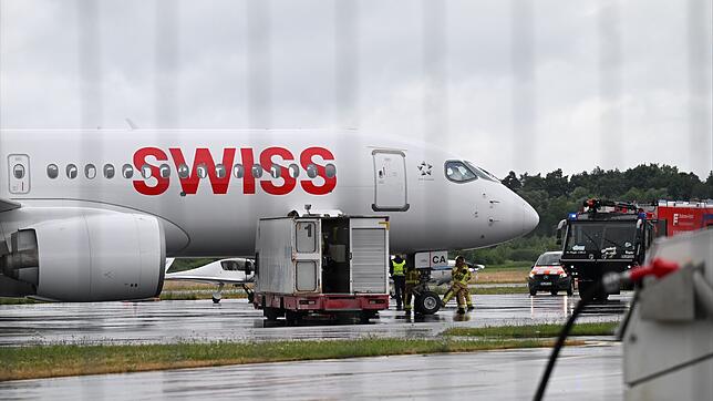 Ein Flugzeug ist auf dem Weg nach Zürich außerplanmäßig in Friedrichshafen gelandet.