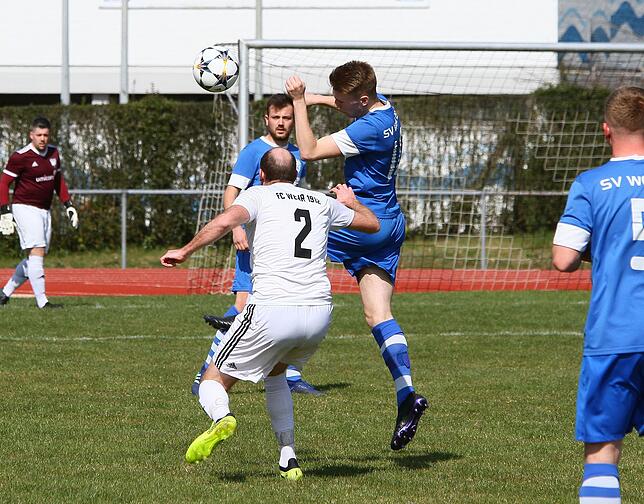 Bild 3: Der FC Wehr besiegt den SV Weil II mit 2:1 – und wir haben die Bilder
