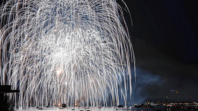 Wird diesen Sommer erneut nicht zu sehen sein: Das traditionelle Feuerwerk des Konstanzer Seenachtfestes. Hier ein Bild aus dem Jahr 2018.