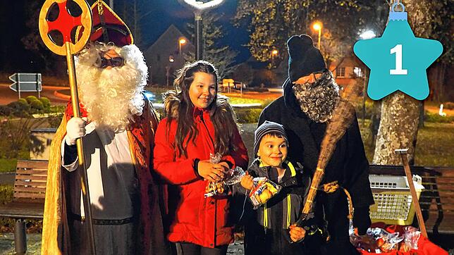 Beim Nikolaushock in Tengen kehrt erste Adventsstimmung ein. Nikolaus (Alfred Hornung) und Knecht Ruprecht (Theo Braun) verteilen ...