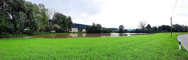 Bild 11: Bilder vom Hochwasser an der B313-Baustelle und bei Espasingen und Bodman
