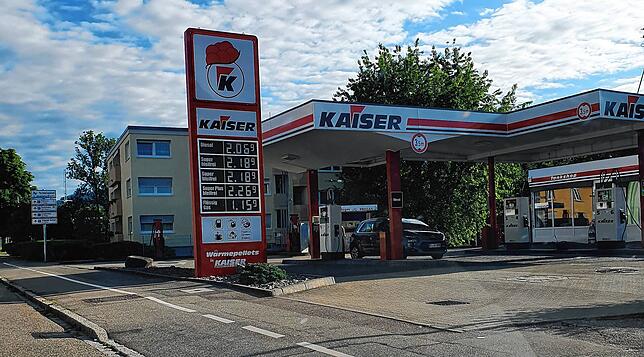 Preise für Kraftstoff bei der Tankstelle Kaiser an der Öflingerstraße in Wehr am 31. Mai 2022 gegen 8.15 Uhr.