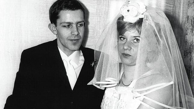 Hiltraud und Jörg Binternagel an ihrem Hochzeitstag am 8. November 1963.