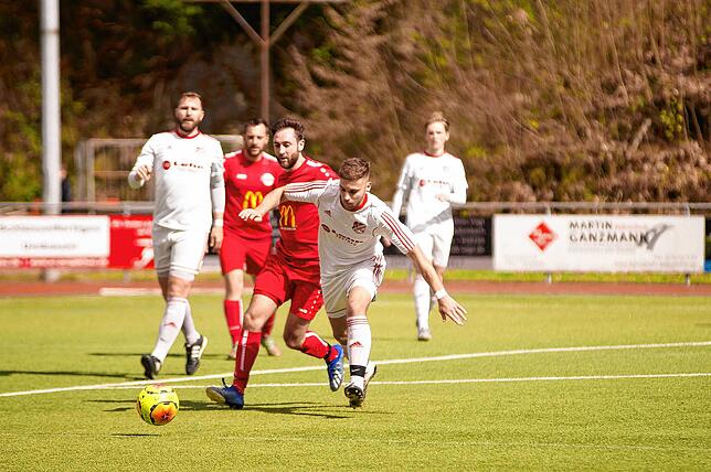 Bild 11: FC Schönau besiegt den FC Wallbach mit 2:1 &ndash; und wir haben Bilder!