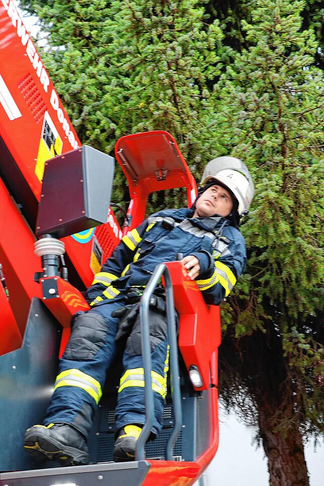 Die Feuerwehr Bräunlingen bekämpft am Mittwochmorgen einen Gebäudebrand in einem Wohngebäude Ecke Dießenhoferstraße/ Gießnaustraße. Der ...