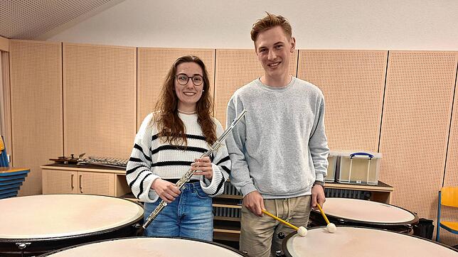 Den neuen Proberaum der Stadtmusik Pfullendorf kannten Julia Spähler und Tim Ruther noch nicht. Beide studieren in München, beide setzen ...
