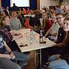 Zum zweiten Teil des Markdorfer Bürgerdialogs hat es auch etliche junge Bürger in die Stadthalle gezogen. Auch sie wollen ein Wort ...