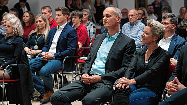 Bürgermeister Arne Zweck lobt bei seiner Neujahrsansprache das ehrenamtliche Engagement und den Zusammenhalt in Meßkirch. Zum Empfang ...