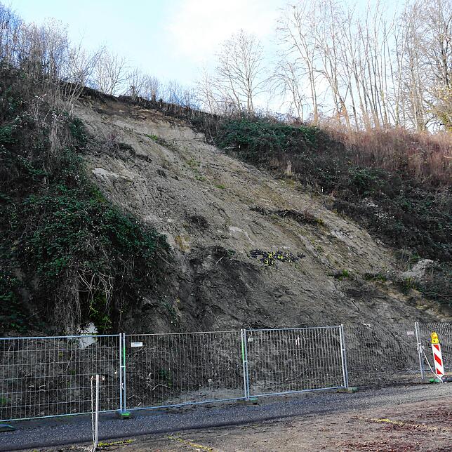 (Archivbild) Im Frühjahr 2013 kam es an der Hoheneggstraße zu einem Hangrutsch.
