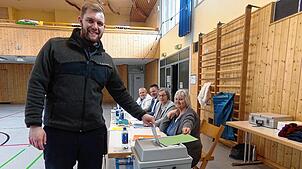 Bevor es mit der Wolterdinger Musikkapelle auf zur Narretei geht, erfüllt Thomas Schrenk am Wahlsonntag die Bürgerpflicht. Im ...
