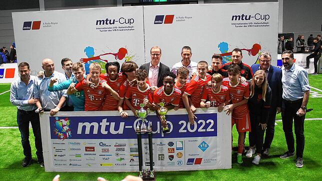 Beste Werbung für den VfB Friedrichshafen seit Jahren ist der MTU-Cup für U-15-Nachwuchskicker, hier die Sieger 2022 vom FC Bayern München.