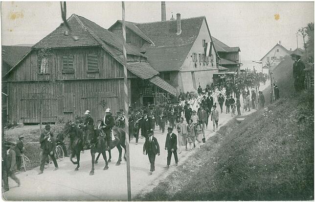 So sah es etwa um 1910 dort aus, wo ab den 1960ern das Rathaus und heute das Seeum stehen. Das Foto zeigt laut Ortsbaumeister Ralf ...