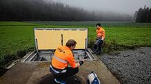 Spezialisten der Nagra an der Messstelle Stadel-3, Armin Pechstein und Seraina Kauer. Nördlich Lägern ist der von der Nagra favorisierte ...