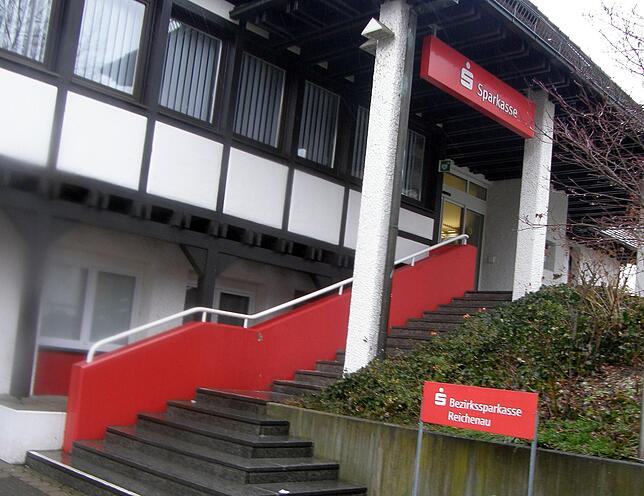 Die Sparkasse Reichenau hat ihre Pläne für das Adler-Areal und die andere Straßenseite in Allensbach nun erstmals öffentlich ...
