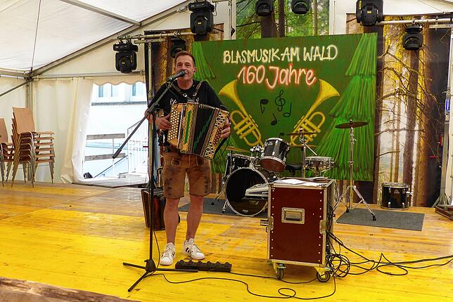 Bild 2: Bezirksmusikfest in Riedern am Wald - Musikverein feiert 160-jährige Jubiläum