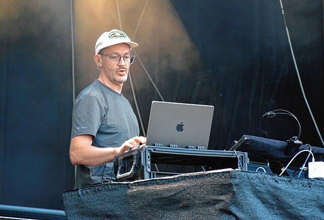 Bild 20: Feiern mit Cari Cari, Fritz Kalkbrenner und Meute: Bilder vom ersten FN:POP-Abend