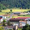 Gebaut werden soll das neue Zustellzentrum der Post-DHL-Group auf der Wutachseite (rechts) zwischen LOG Logistik (Baukran) mit dem ...