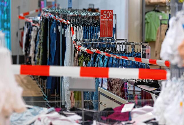 Handelsverbände schlagen nach dem bis Ende Januar verlängerten Alarm. Sie fordern ähnliche finanzielle Hilfen wie es sie für die ...