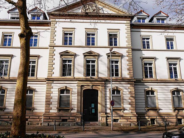 (Archivbild) Das Amtsgericht Konstanz: Im Prozess gegen vier wegen gefährlicher Körperverletzung angeklagter junger Männer aus Syrien ...
